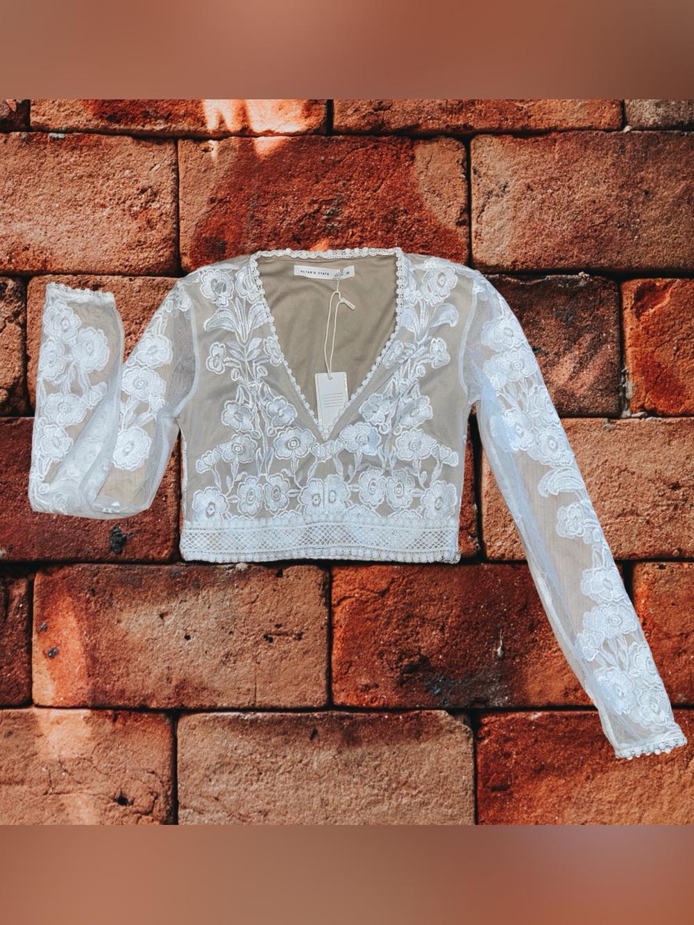 🆕#45~Altar'd State Arissa Floral Embroidered Top, Size XS - Picture 6 of 10